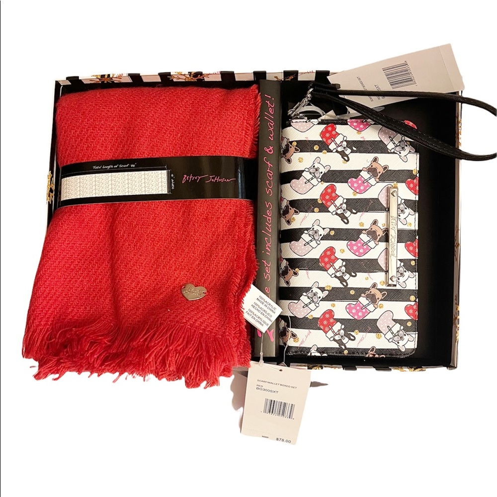 NWT Betsey Johnson Zippered Wallet and Scarf Gift Set NEW WITH TAGS